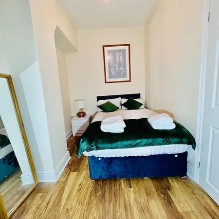 Hotell Lovely 3bed *